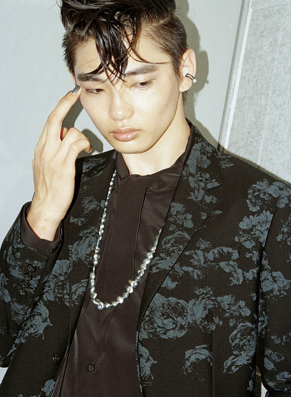 AKITSUGU TOMINAGA