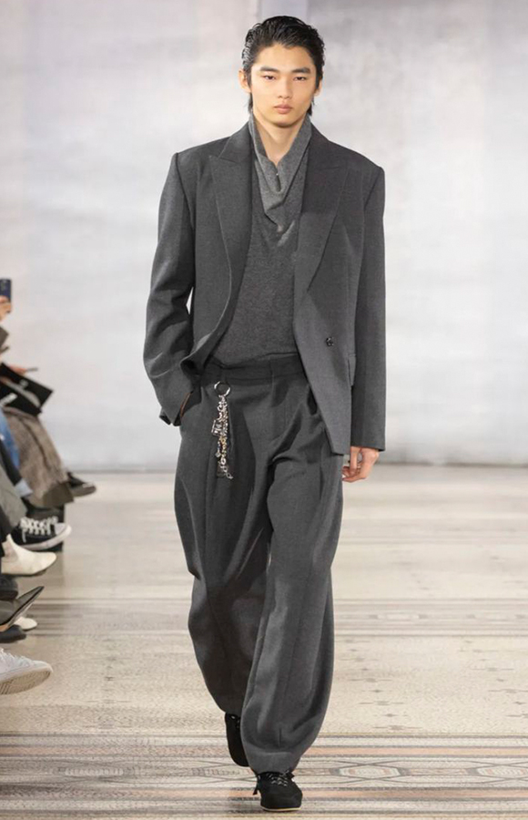 AKITSUGU TOMINAGA